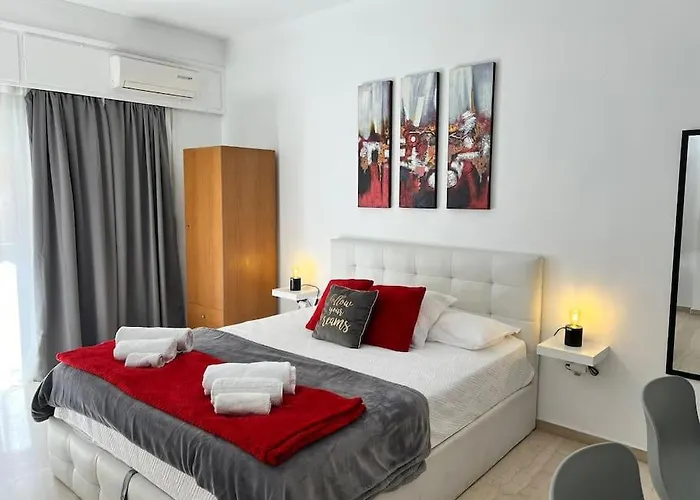 Marvel In The Centre *