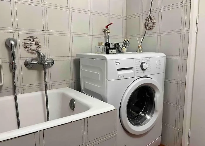 Marvel In The Centre Retimno